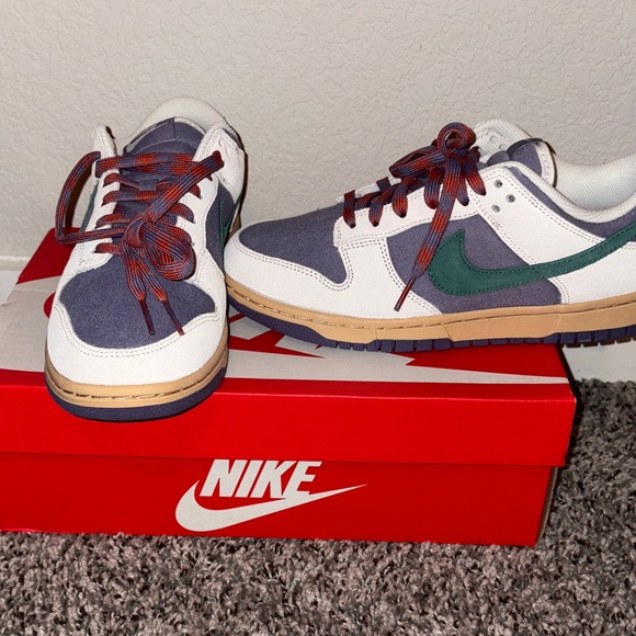 Nike Dunk Low Sneakers - Picture 5 of 6